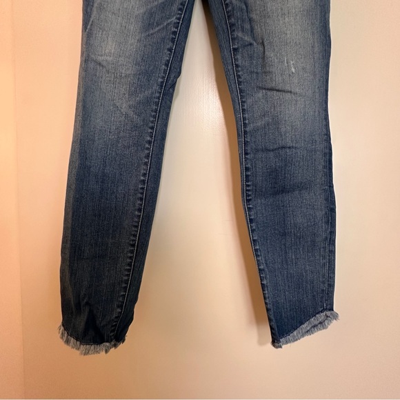 Madewell Women's Skinny Jeans in Classic Blue - Picture 4 of 9